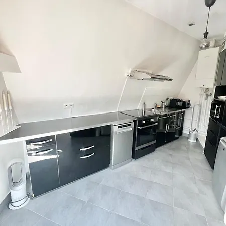 Charming Parisian Párizs